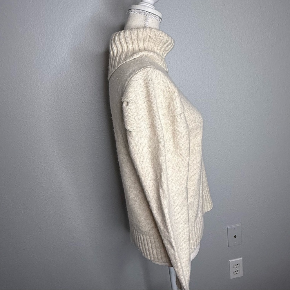 CABI #3889 - Midweight‎ Tuck Turtleneck Puff Sleeve Pullover Knit Sweater medium - Picture 3 of 6